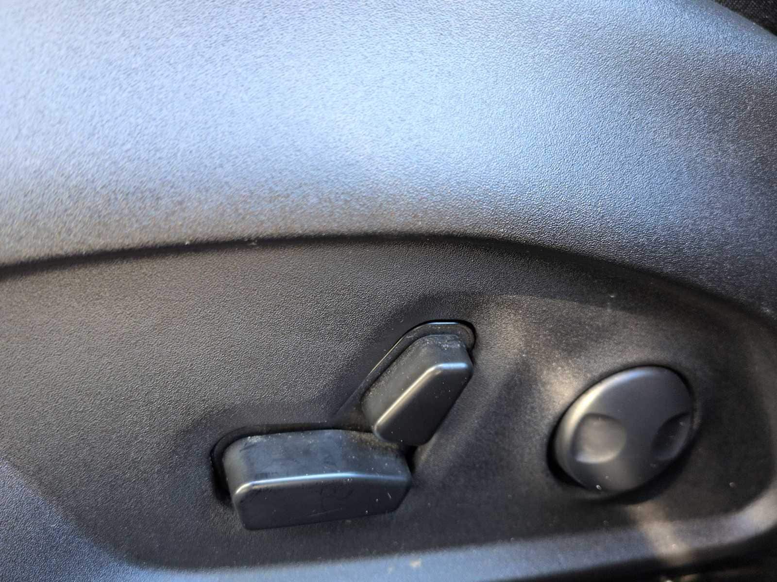 Thumbnail: 2023 Jeep Compass - 18