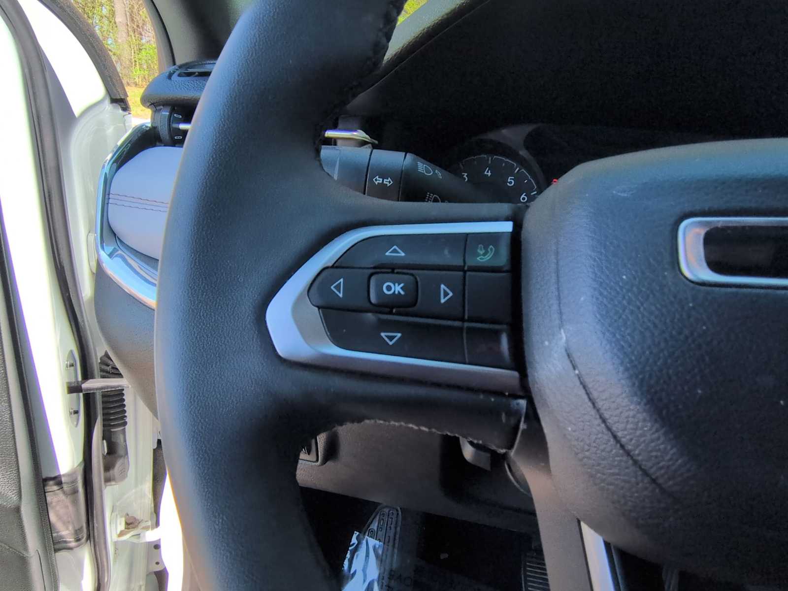 Thumbnail: 2023 Jeep Compass - 24