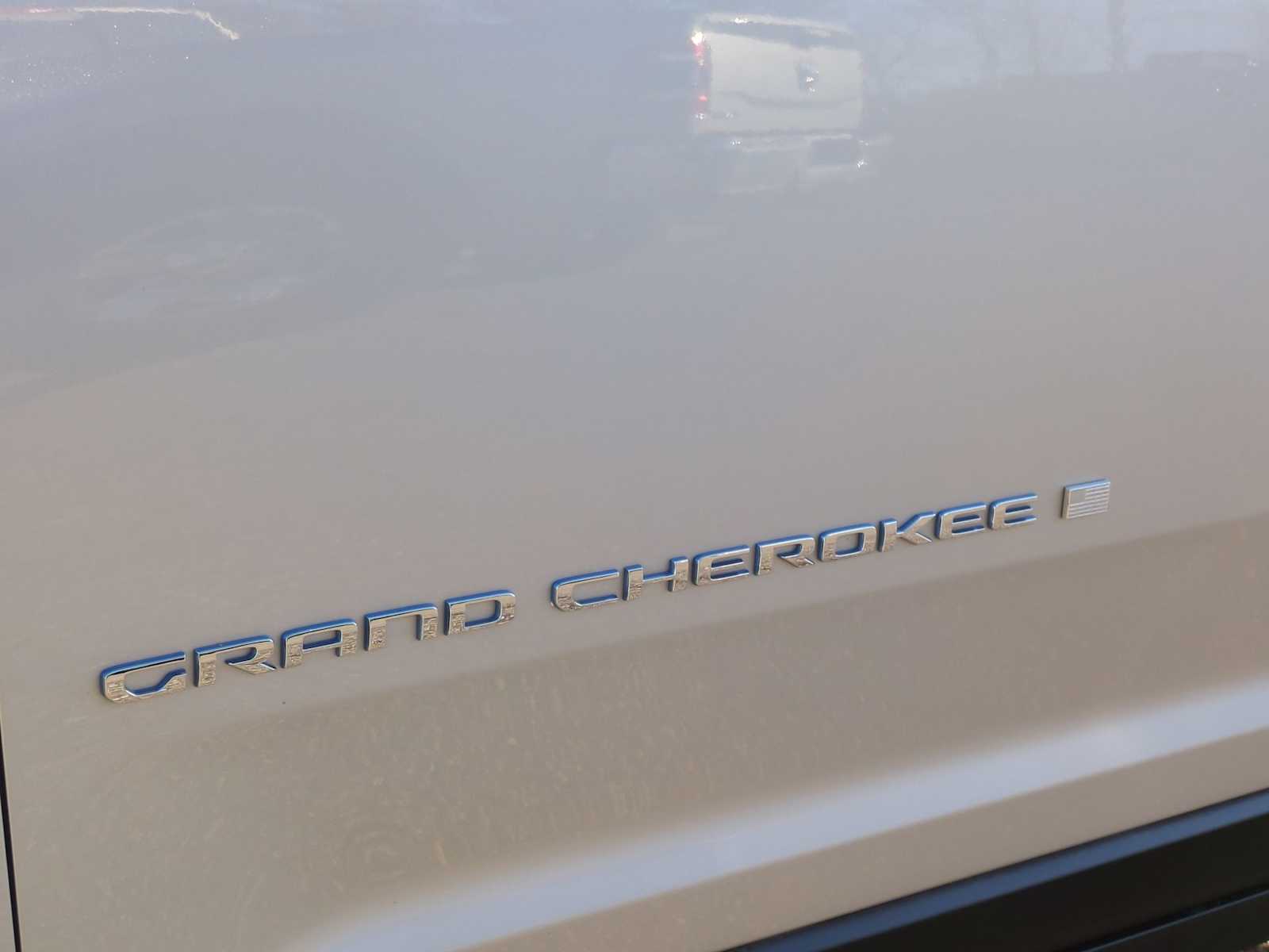 Thumbnail: 2024 Jeep Grand Cherokee - 13