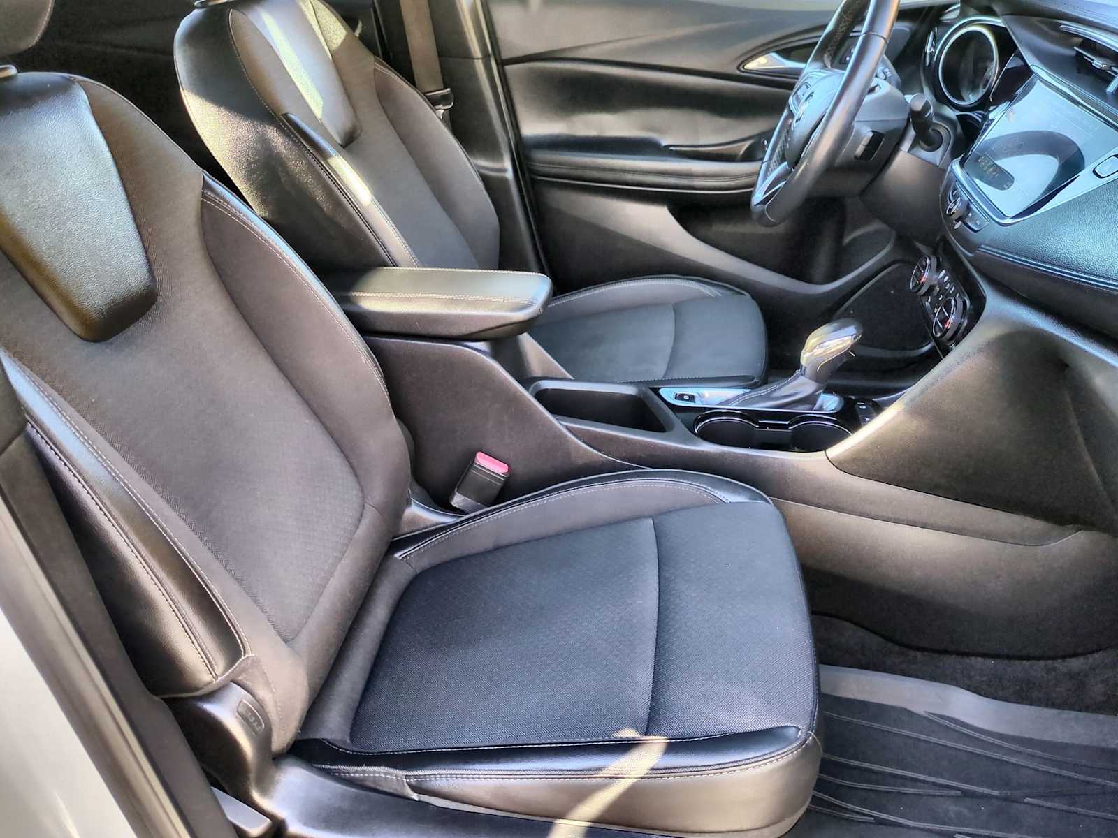 Thumbnail: 2021 Buick Encore GX - 21