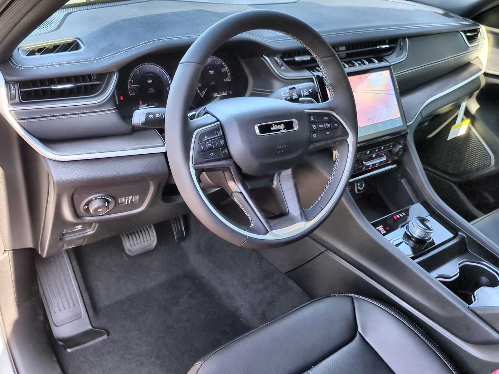 Thumbnail: 2025 Jeep Grand Cherokee - 10