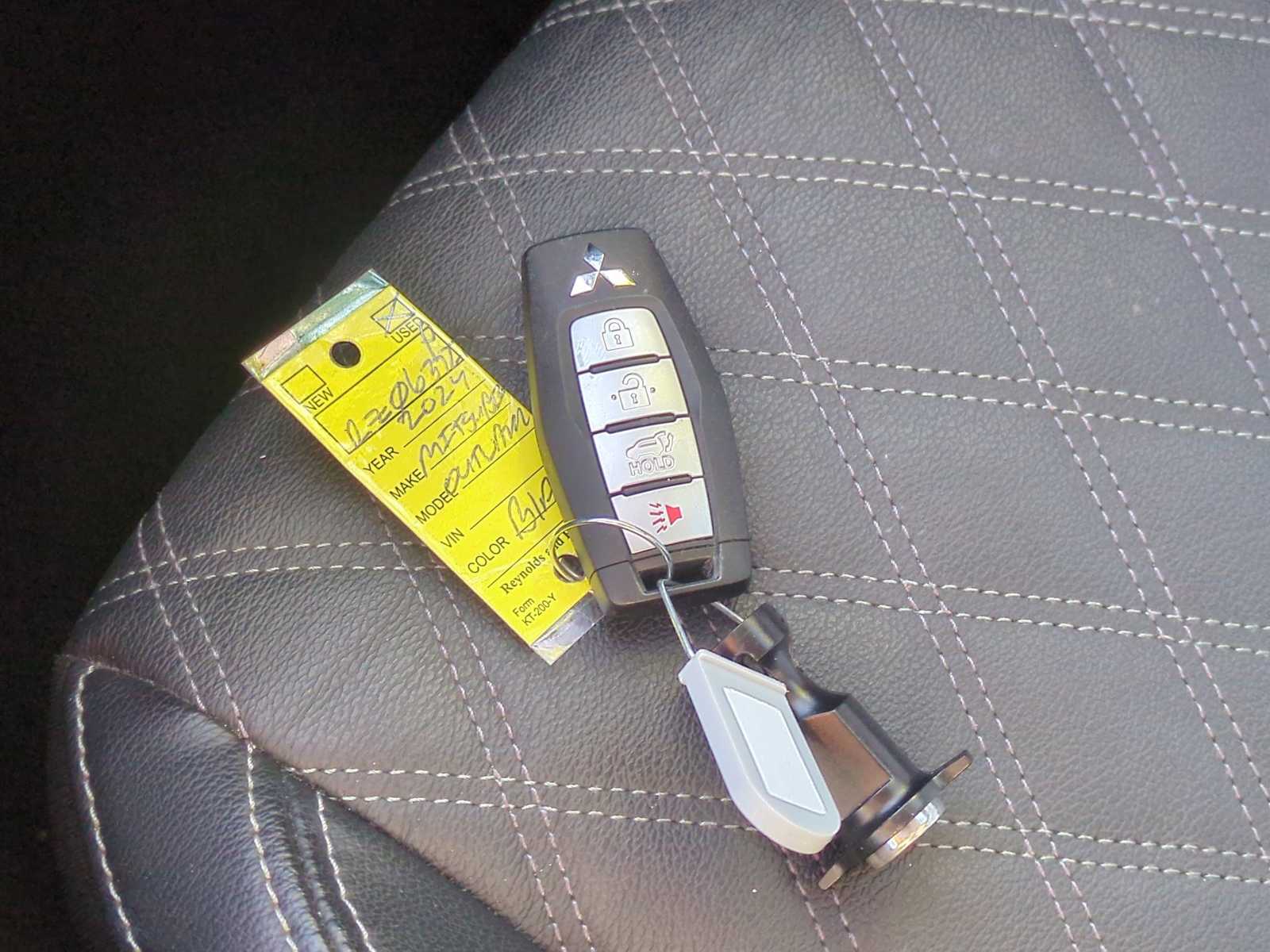 Thumbnail: 2024 Mitsubishi Outlander - 37