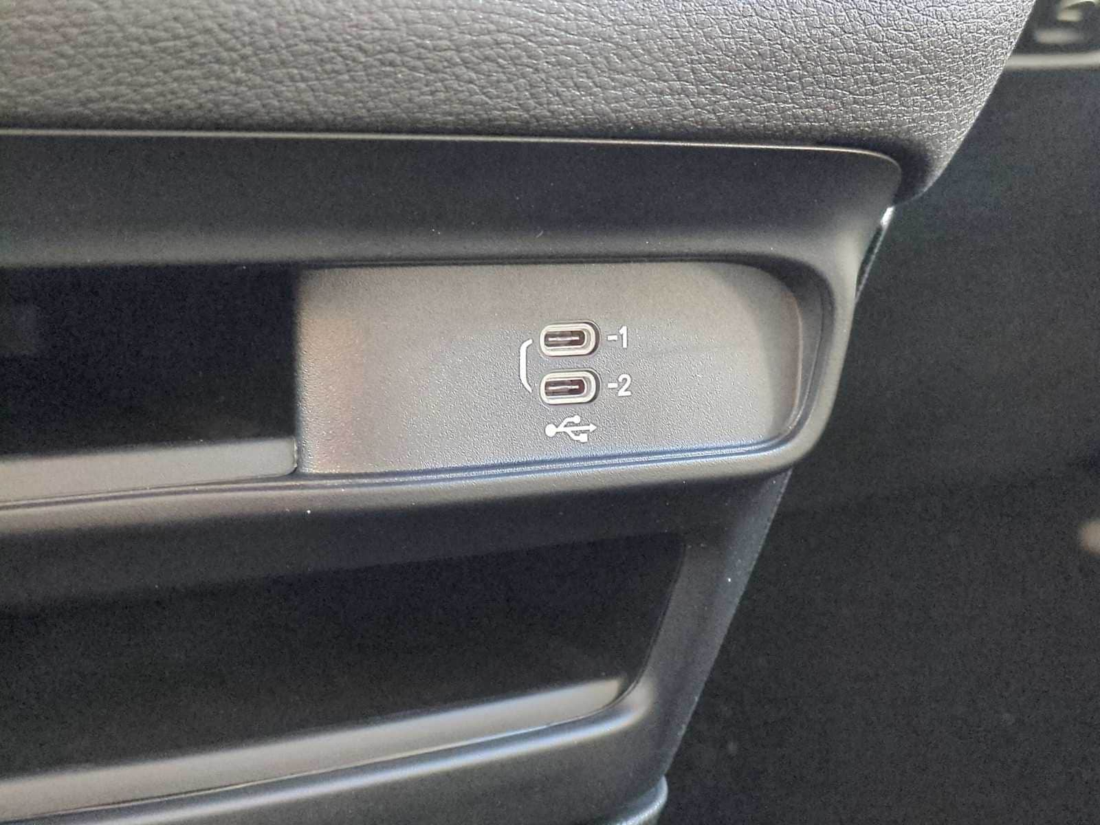 Thumbnail: 2026 Chrysler Pacifica - 32