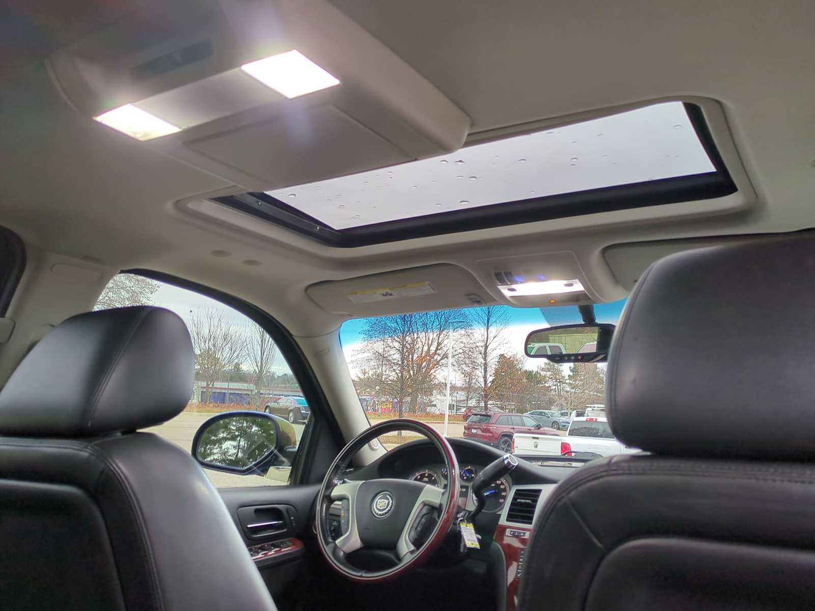 Thumbnail: 2013 Cadillac Escalade - 22