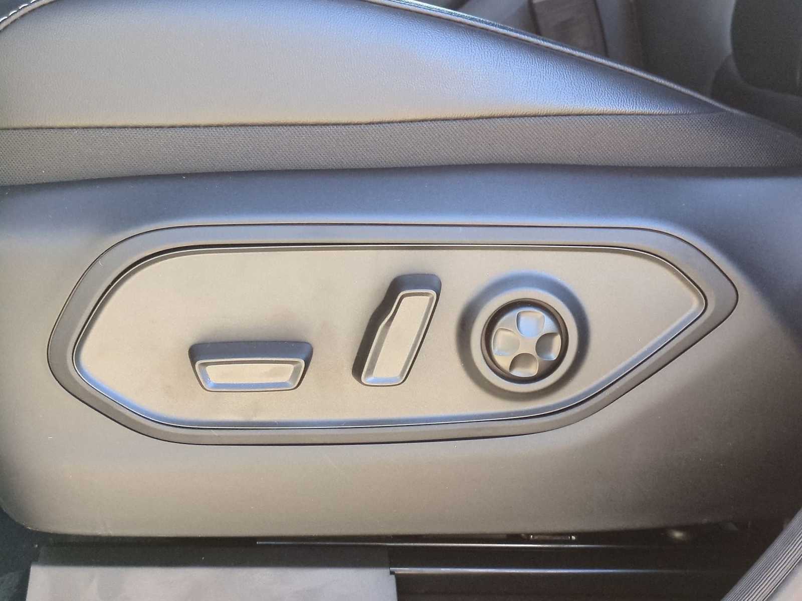 Thumbnail: 2025 Jeep Grand Cherokee - 17