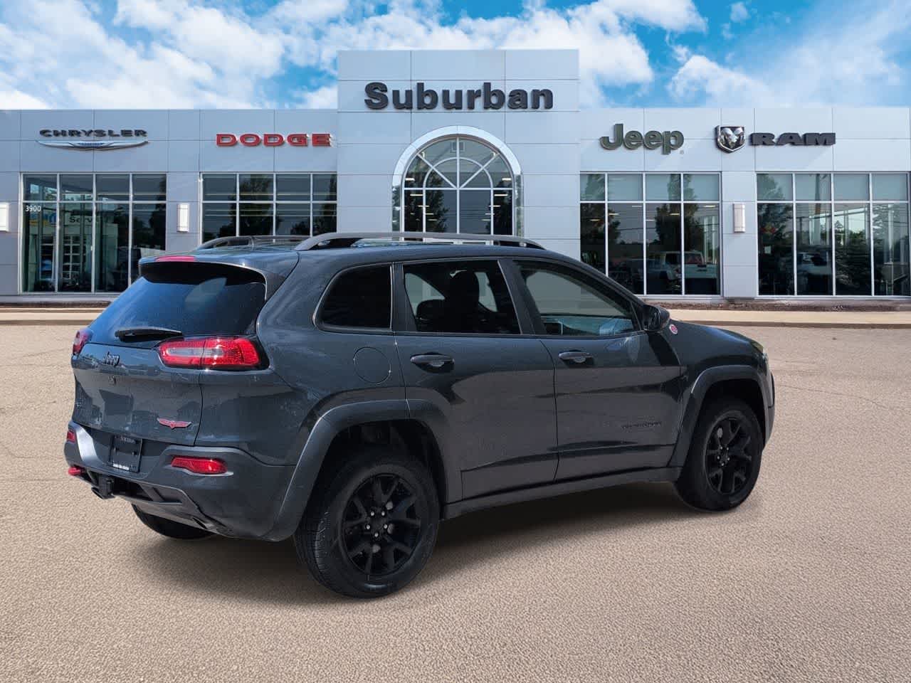 Thumbnail: 2017 Jeep Cherokee - 8