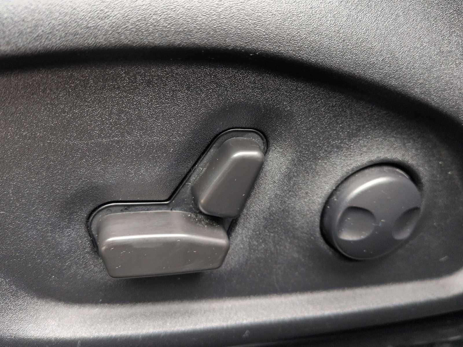 Thumbnail: 2022 Jeep Compass - 18