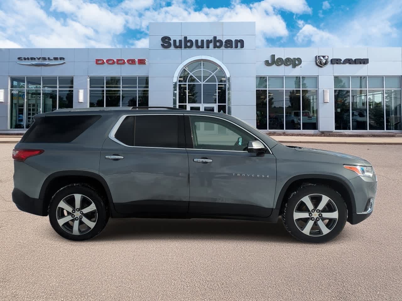 Thumbnail: 2018 Chevrolet Traverse - 9