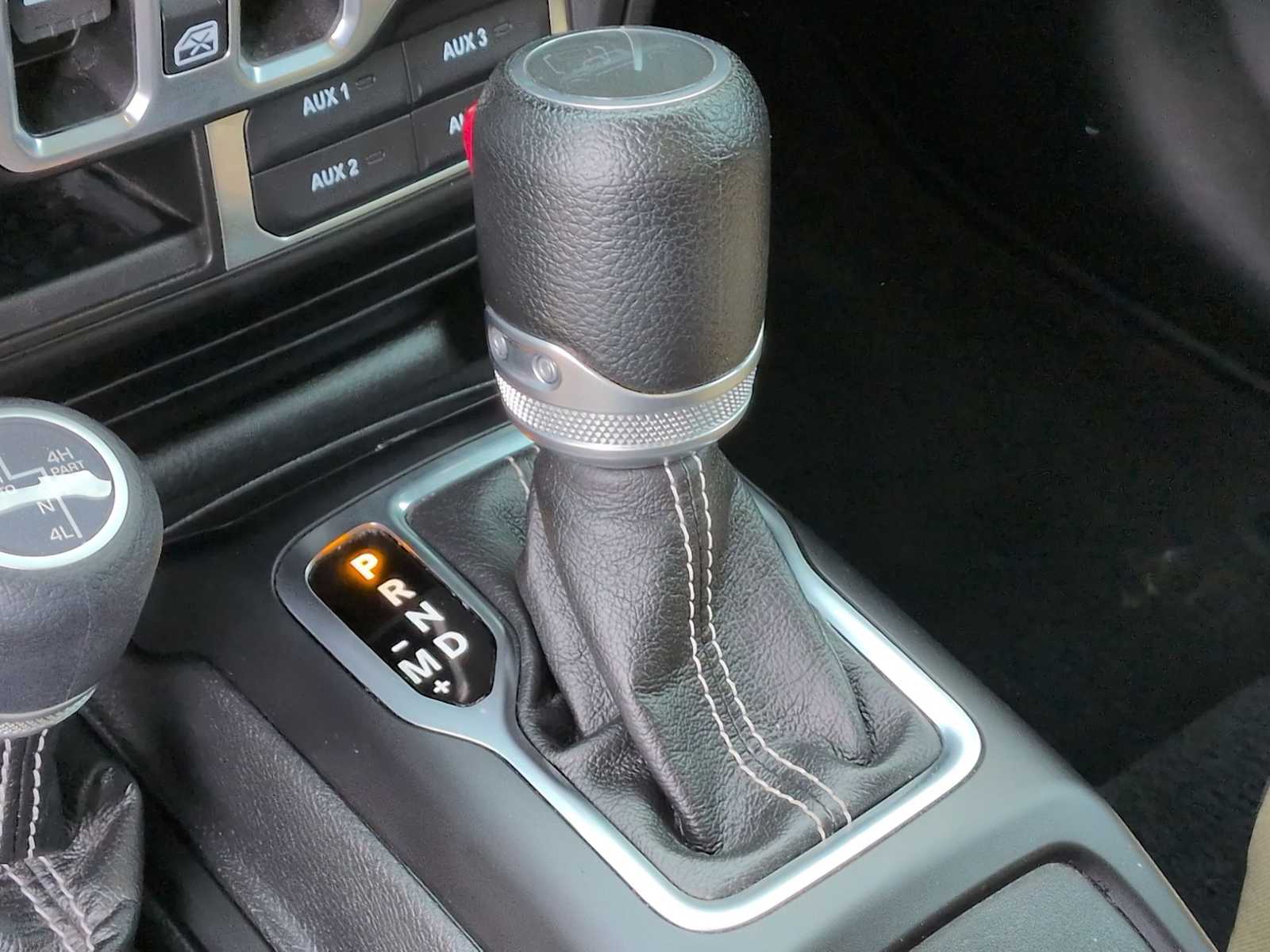 Thumbnail: 2023 Jeep Gladiator - 32