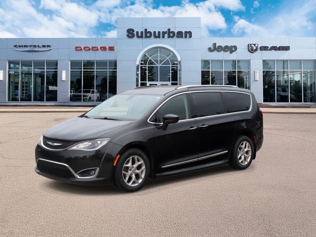 Used 2017 Chrysler Pacifica Touring-L Plus Van