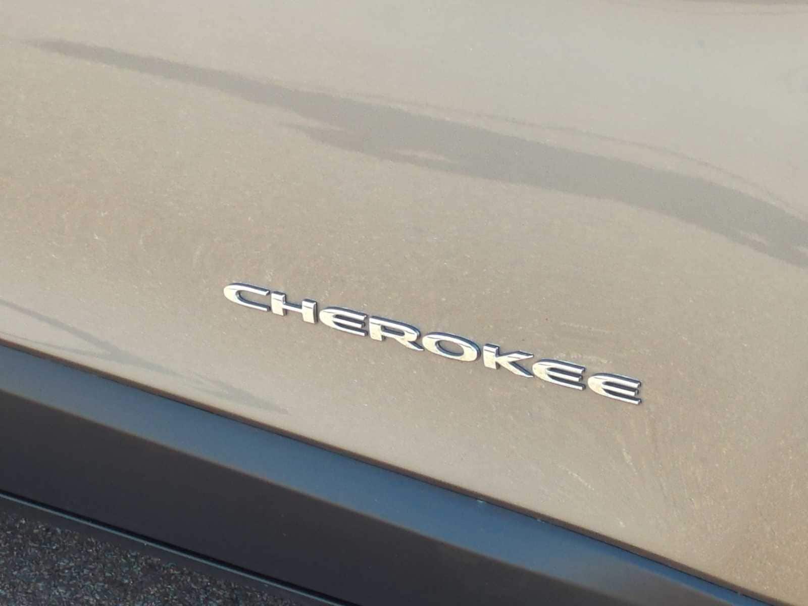 Thumbnail: 2020 Jeep Cherokee - 13