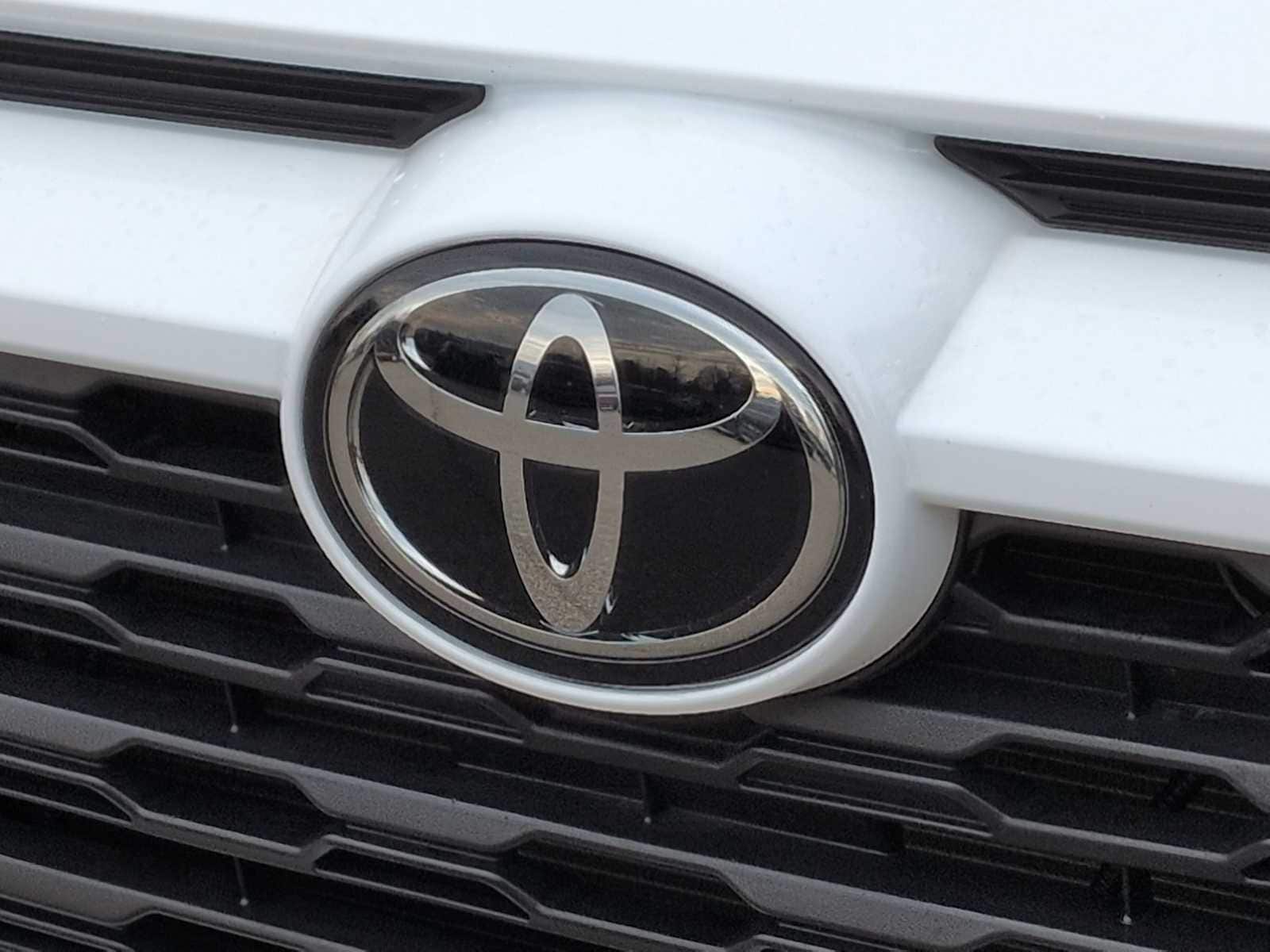 Thumbnail: 2024 Toyota RAV4 - 11