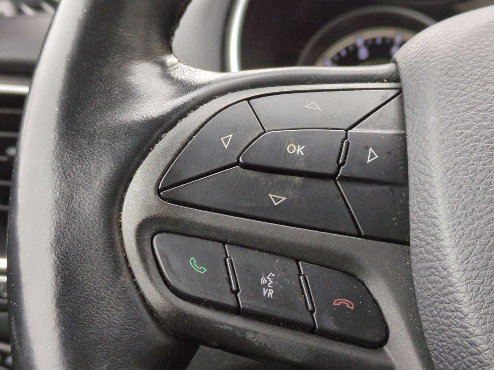 Thumbnail: 2019 Jeep Cherokee - 24