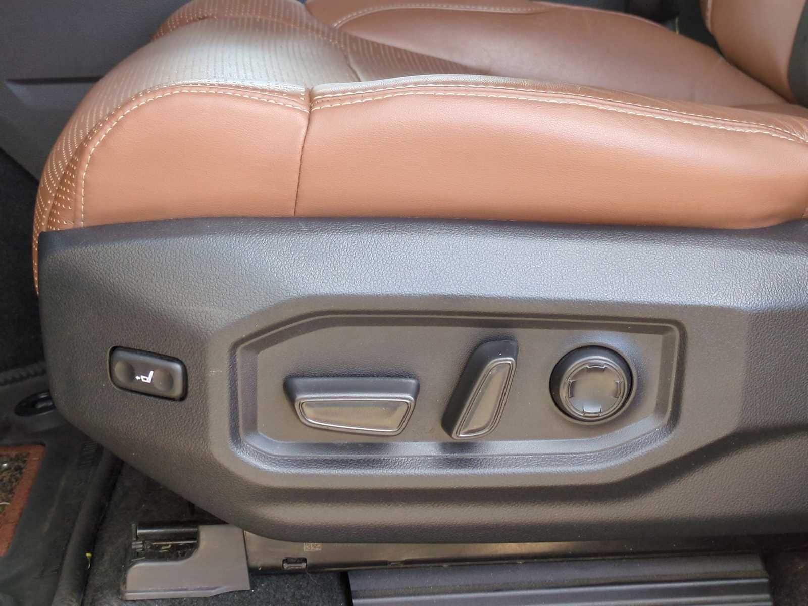 Thumbnail: 2022 Toyota Tundra - 17