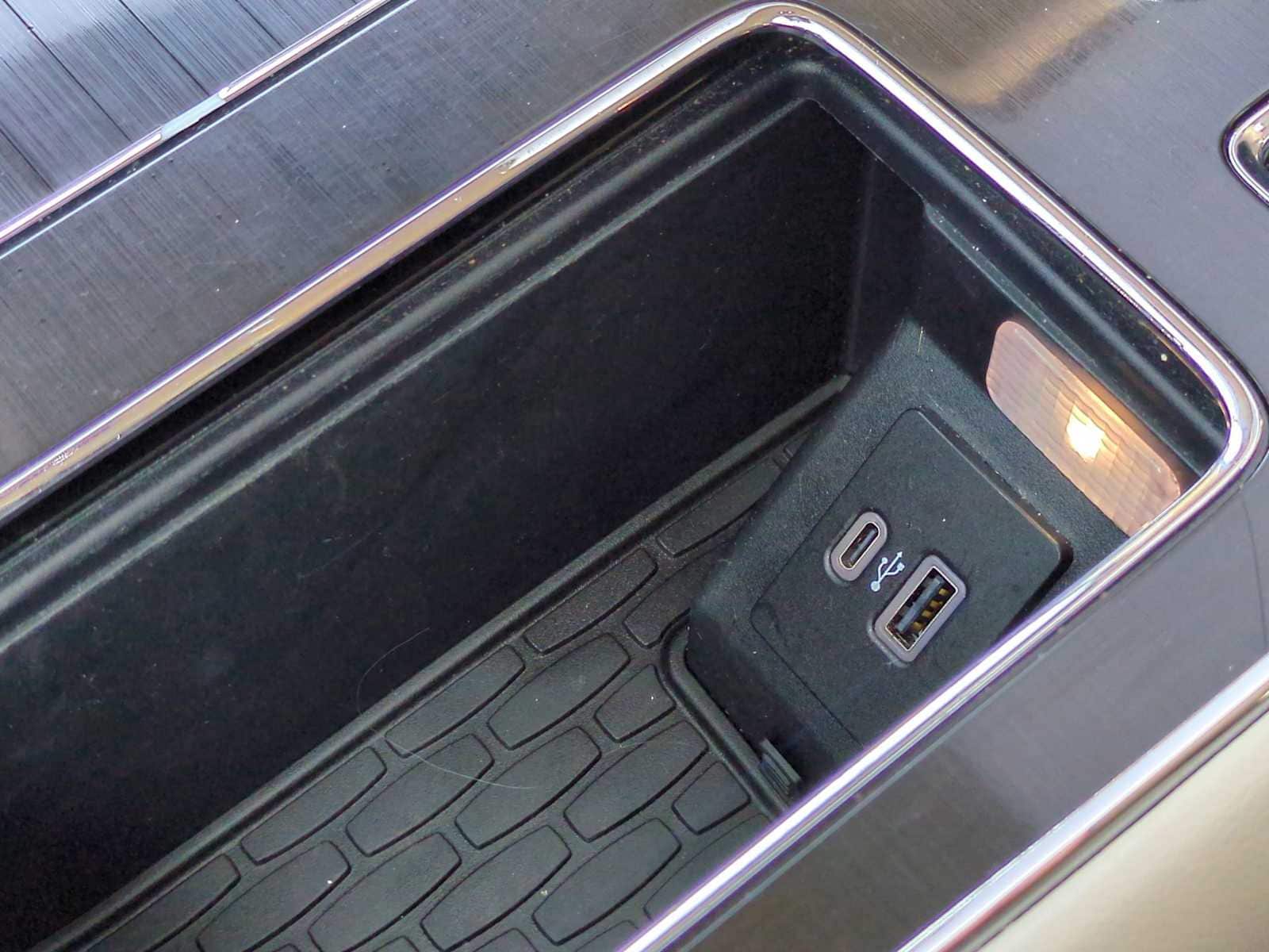 Thumbnail: 2023 Lincoln Aviator - 34