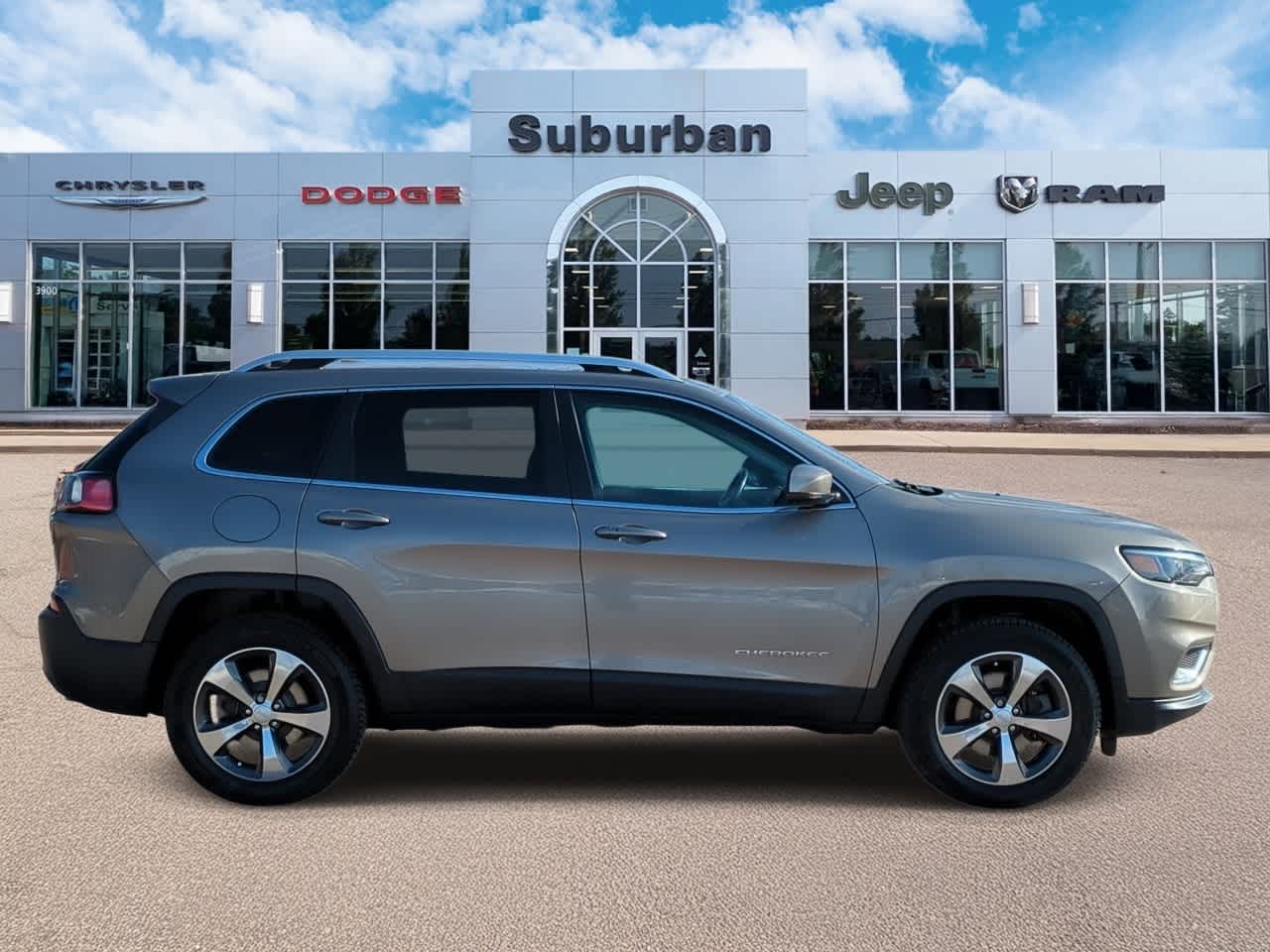 Thumbnail: 2020 Jeep Cherokee - 9