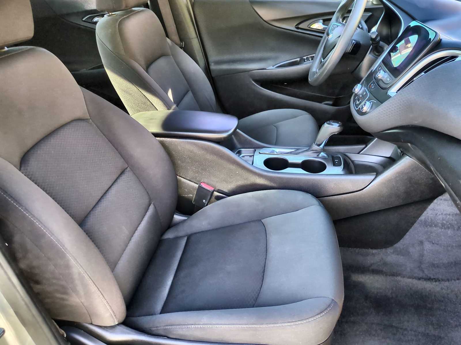 Thumbnail: 2020 Chevrolet Malibu - 21