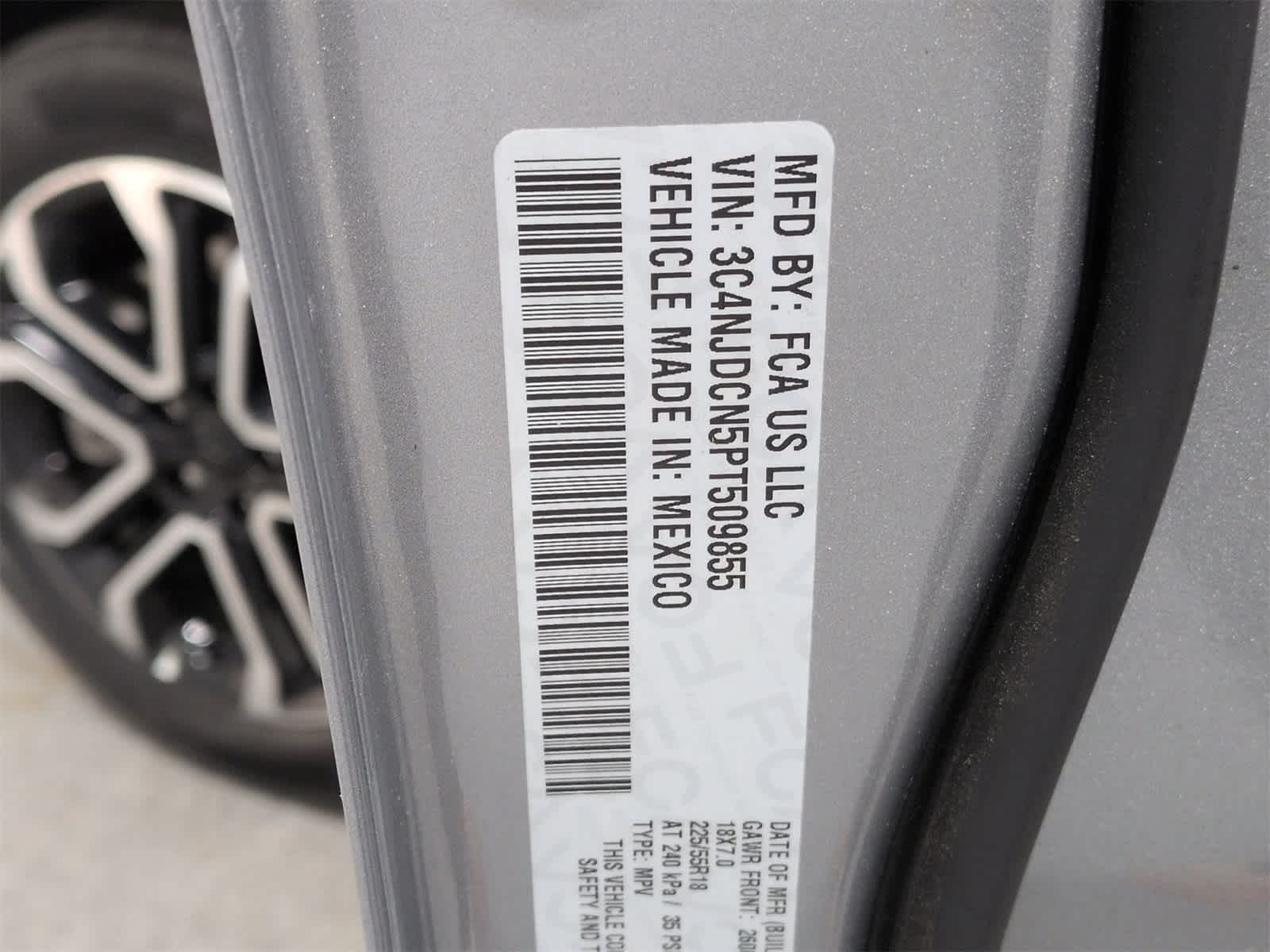 Thumbnail: 2023 Jeep Compass - 36