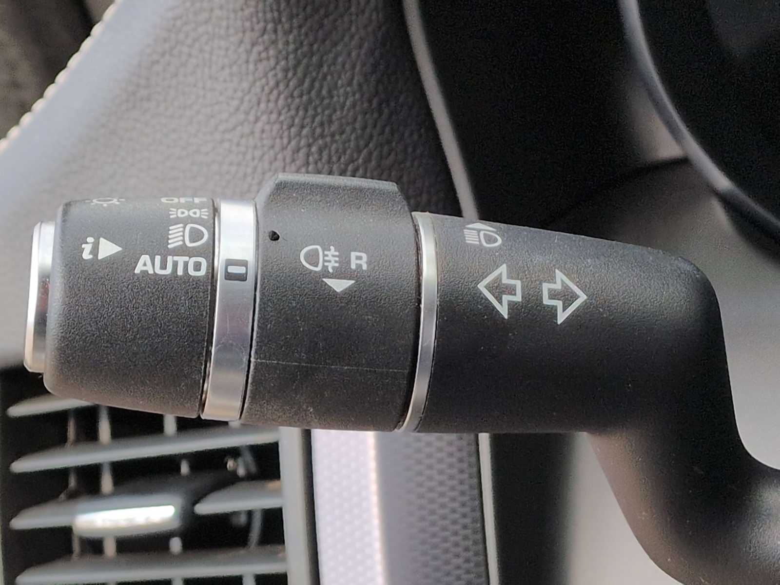 Thumbnail: 2016 Jaguar XF - 27