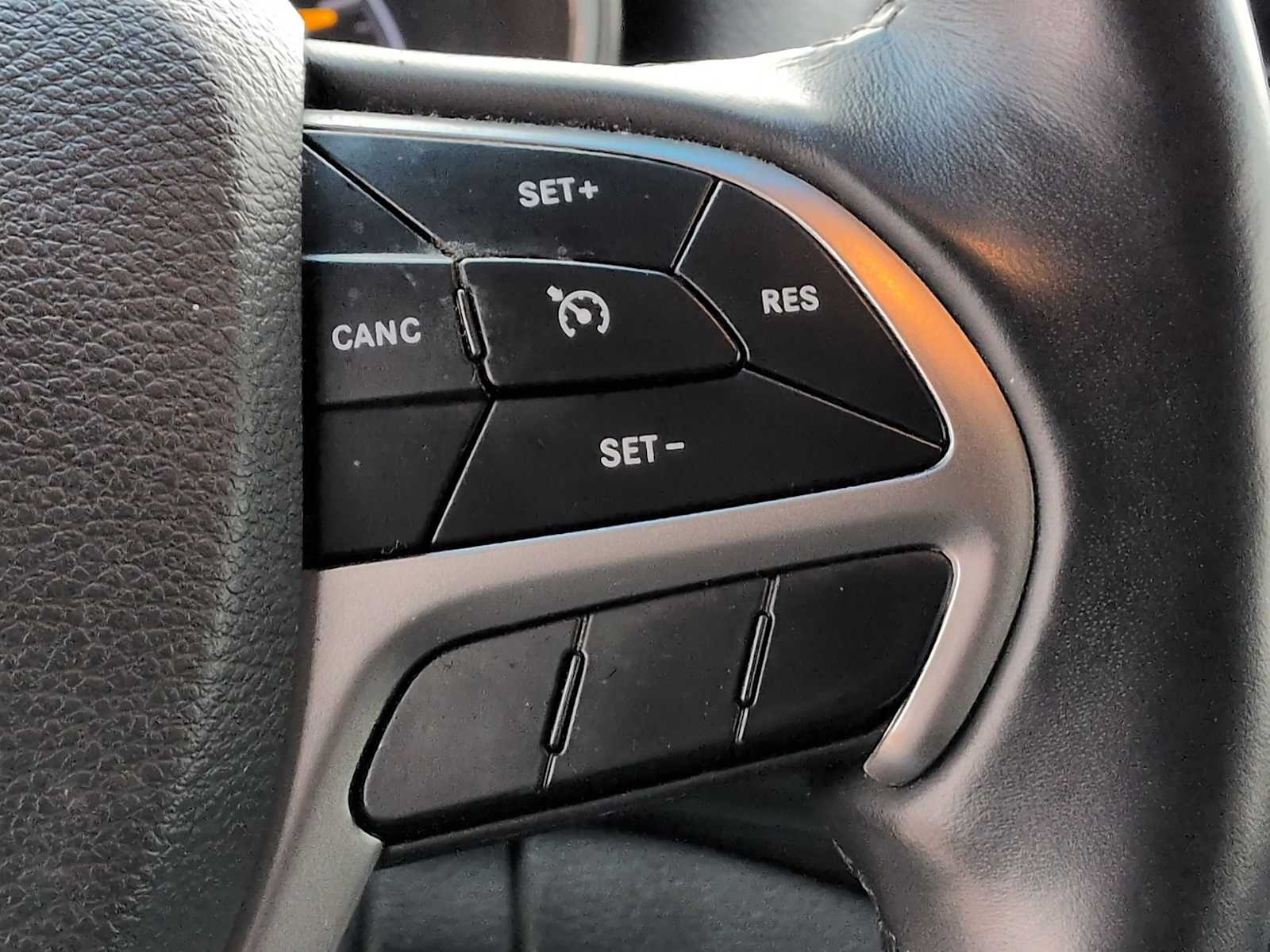 Thumbnail: 2019 Jeep Grand Cherokee - 24