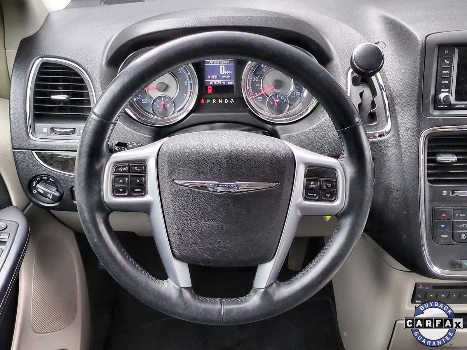 Thumbnail: 2013 Chrysler Town & Country - 24