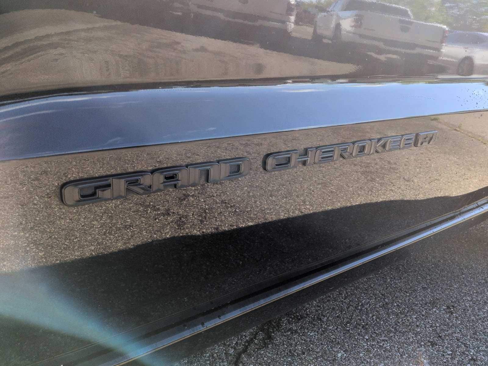 Thumbnail: 2022 Jeep Grand Cherokee - 13