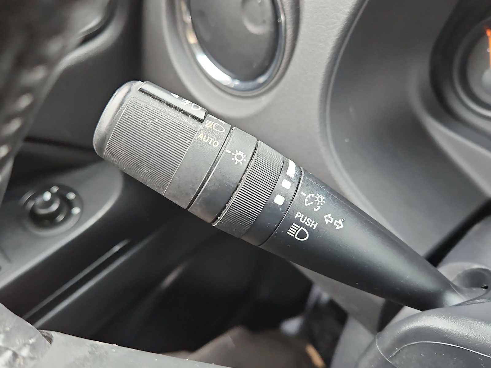 Thumbnail: 2017 Jeep Patriot - 25