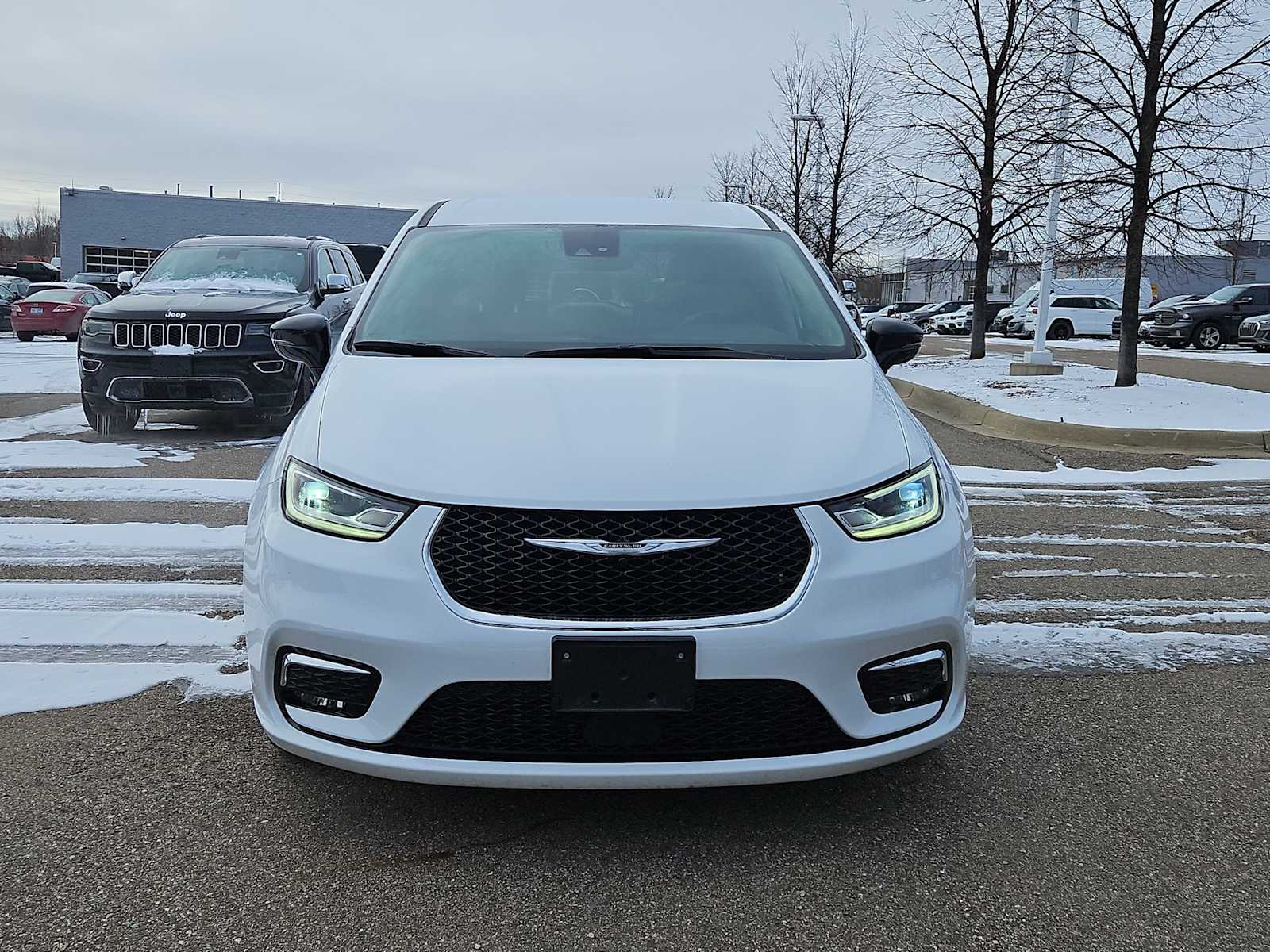 Thumbnail: 2024 Chrysler Pacifica - 17