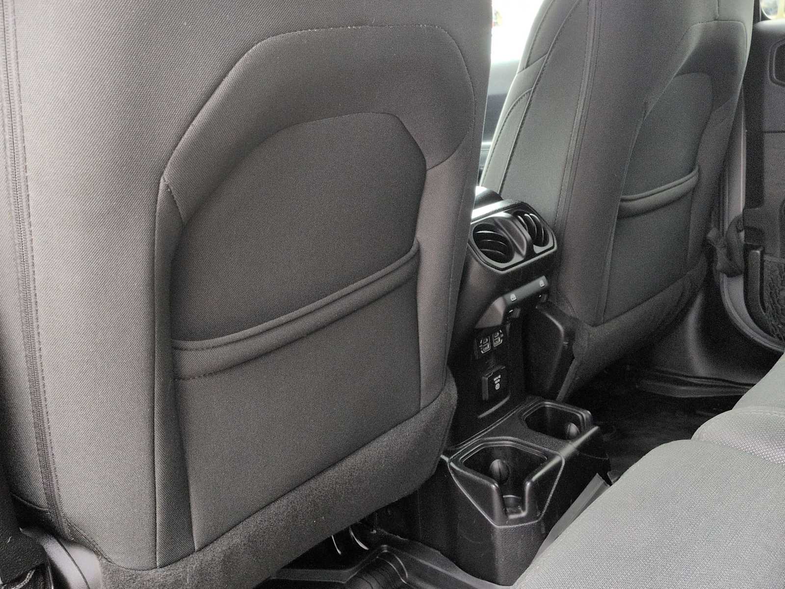 Thumbnail: 2018 Jeep Wrangler - 18