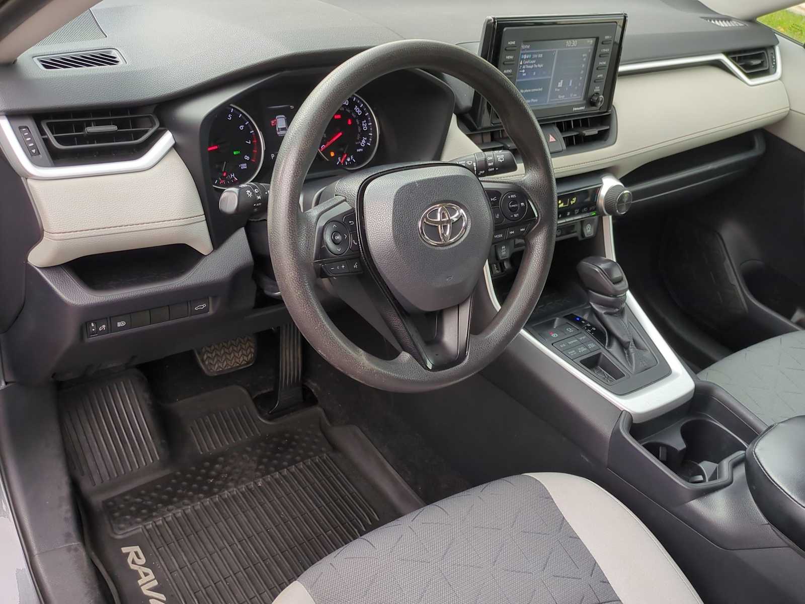 Thumbnail: 2020 Toyota RAV4 - 10