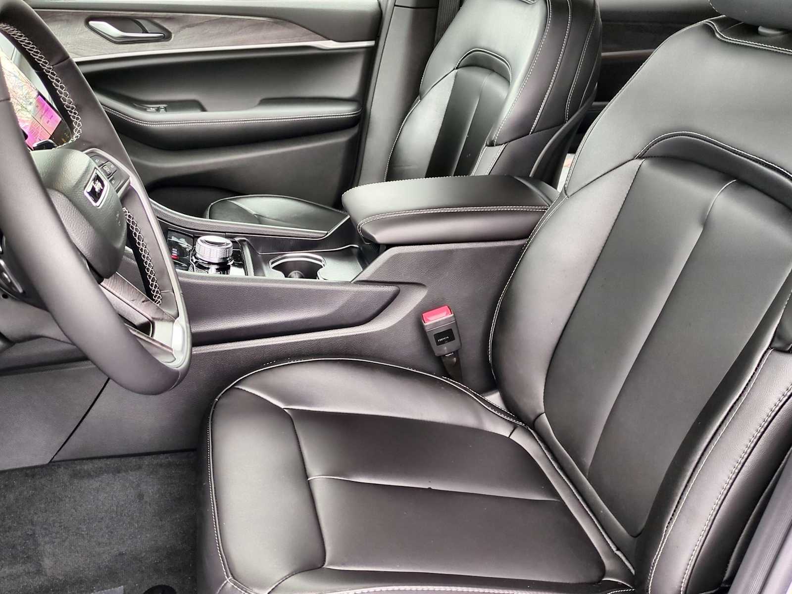 Thumbnail: 2025 Jeep Grand Cherokee L - 15