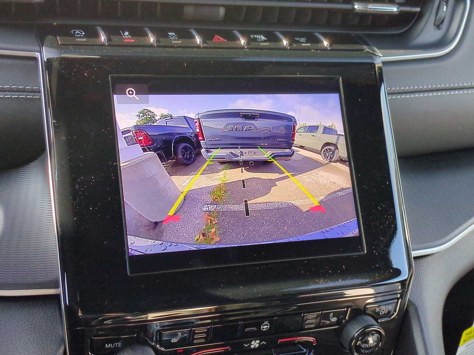 Thumbnail: 2025 Jeep Grand Cherokee - 28