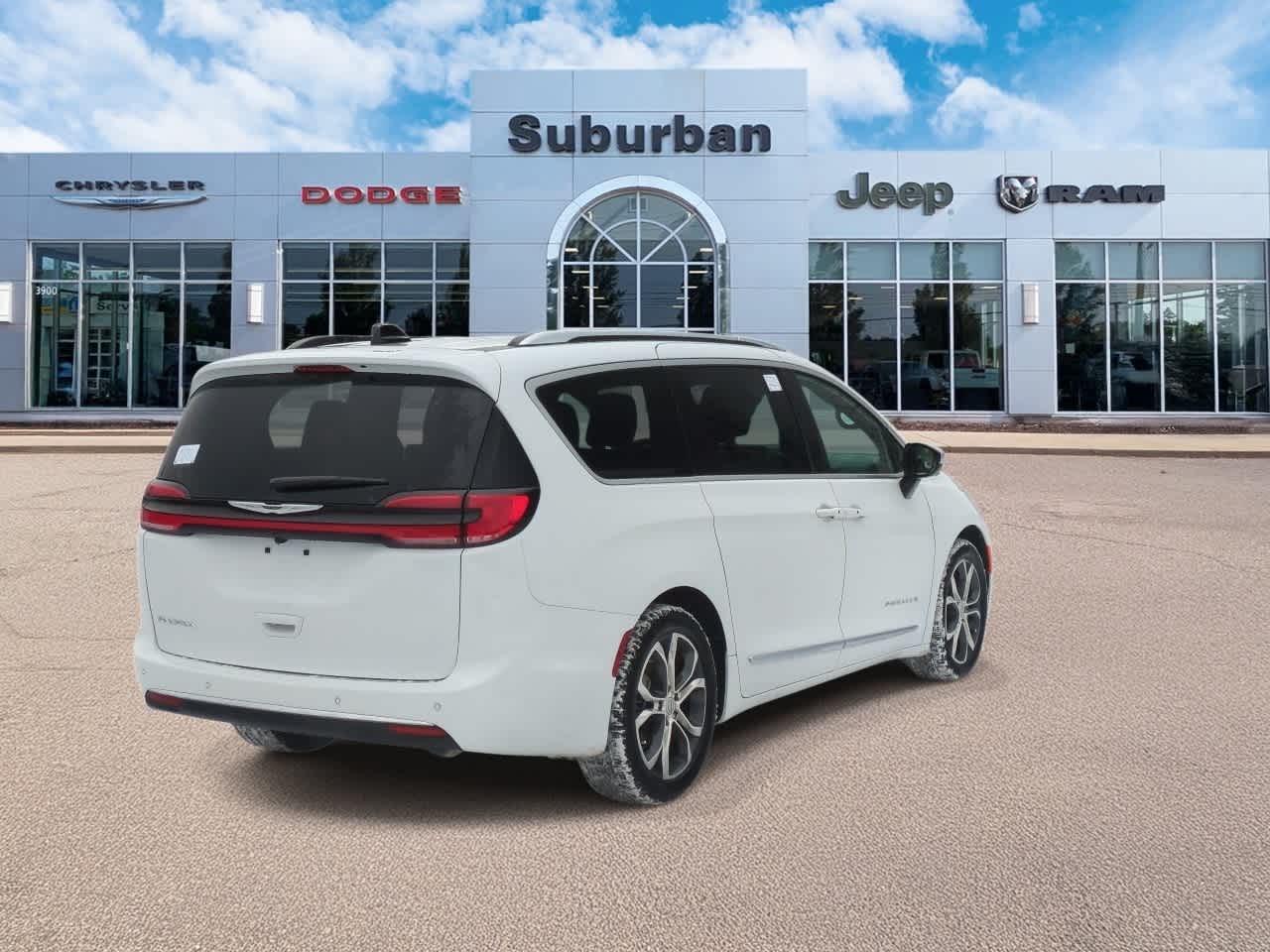 Thumbnail: 2026 Chrysler Pacifica - 8