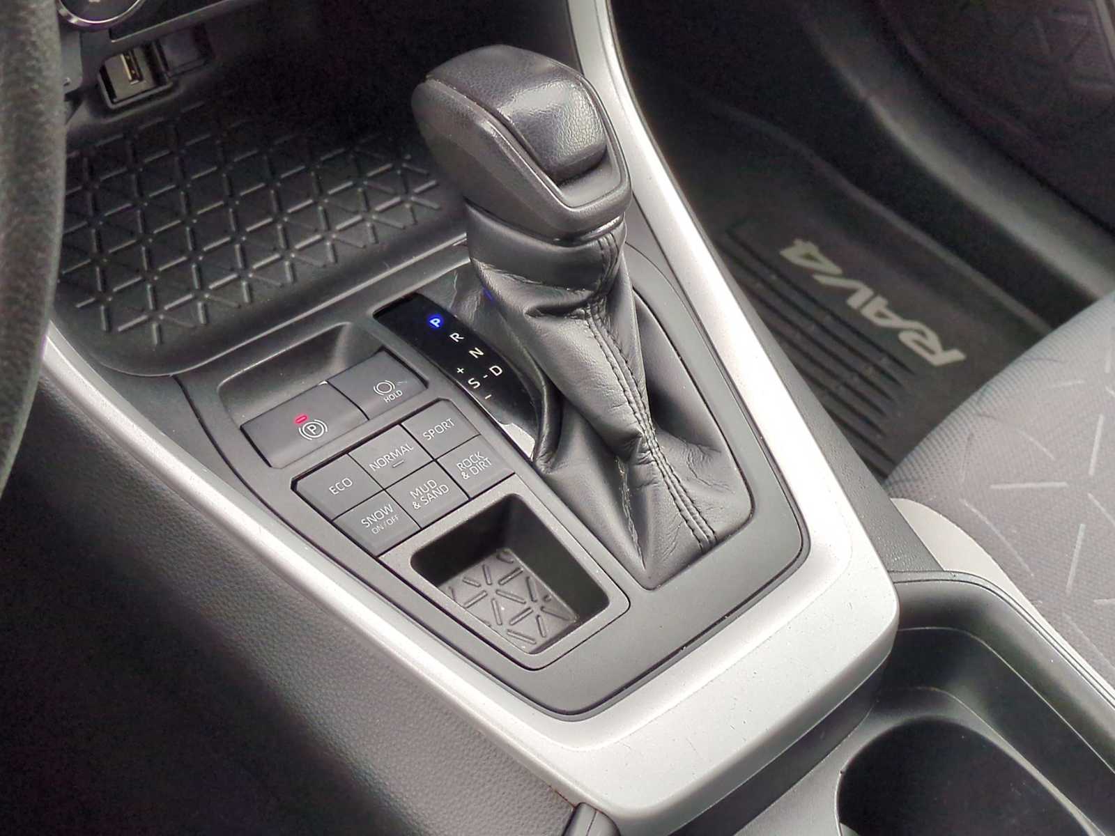 Thumbnail: 2020 Toyota RAV4 - 34