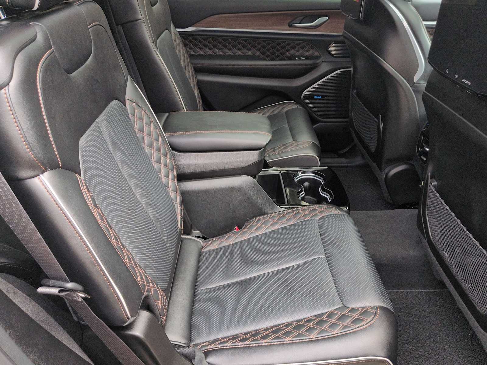 Thumbnail: 2024 Jeep Grand Cherokee L - 21