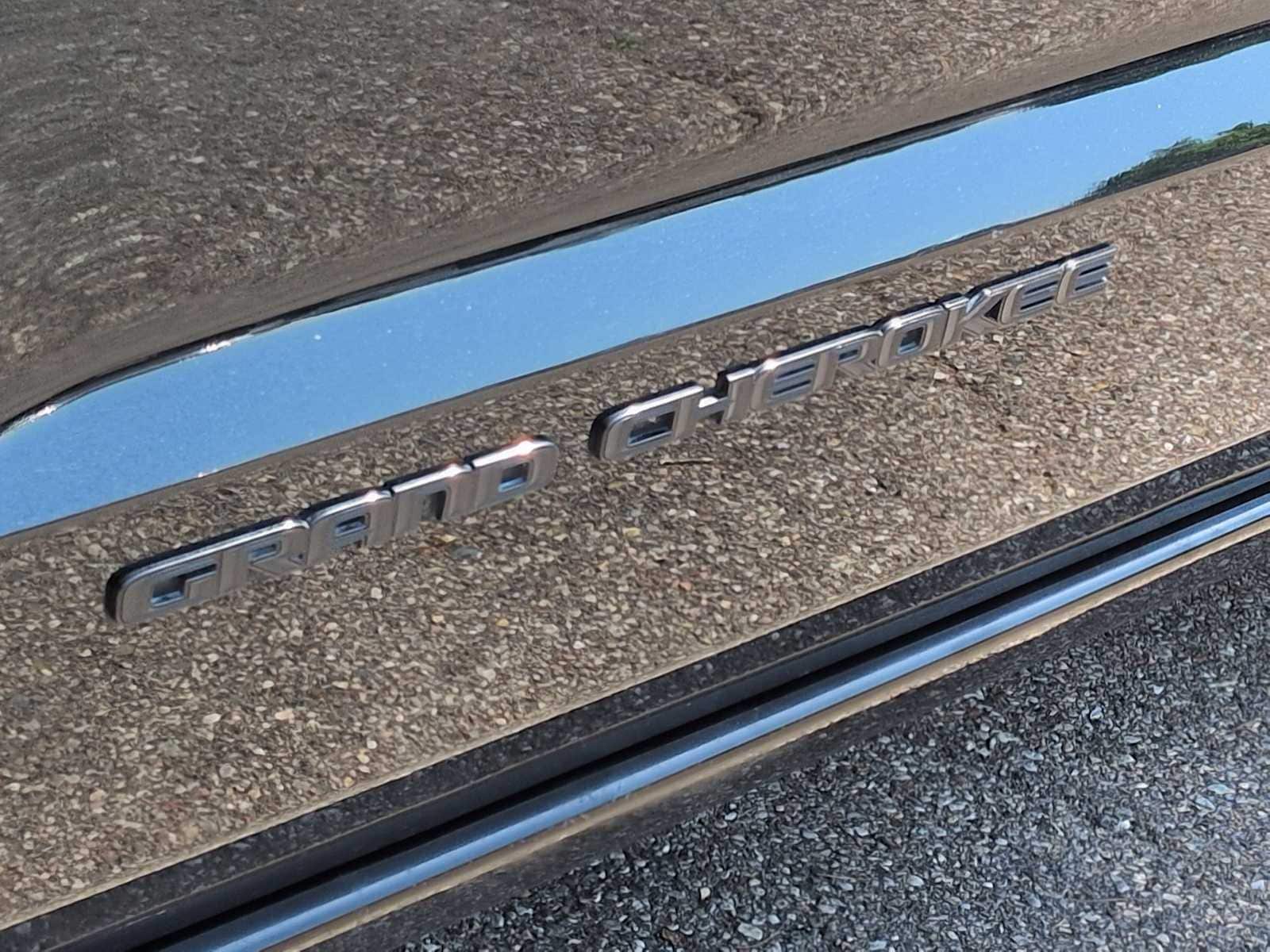 Thumbnail: 2019 Jeep Grand Cherokee - 13