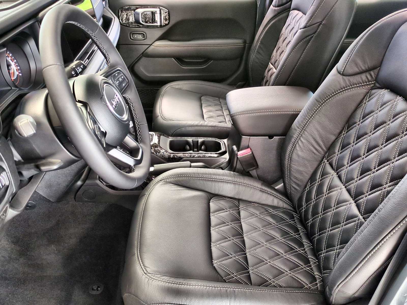 Thumbnail: 2025 Jeep Gladiator - 16