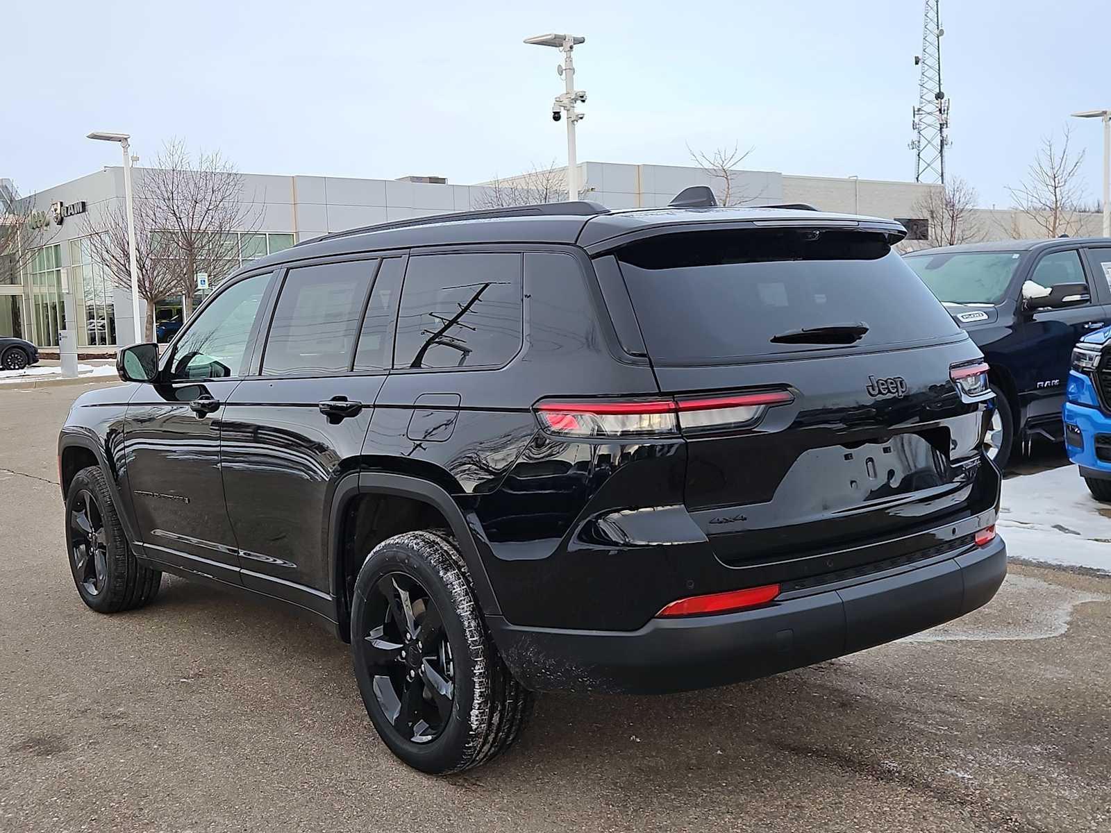 Thumbnail: 2025 Jeep Grand Cherokee L - 12