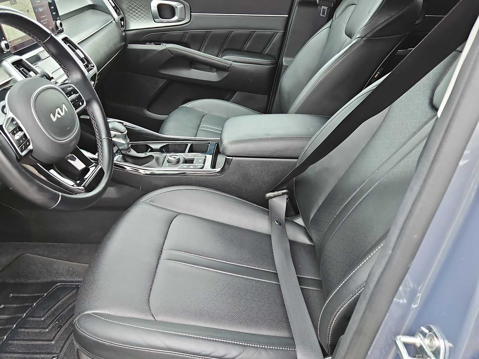 Thumbnail: 2022 Kia Sorento - 24