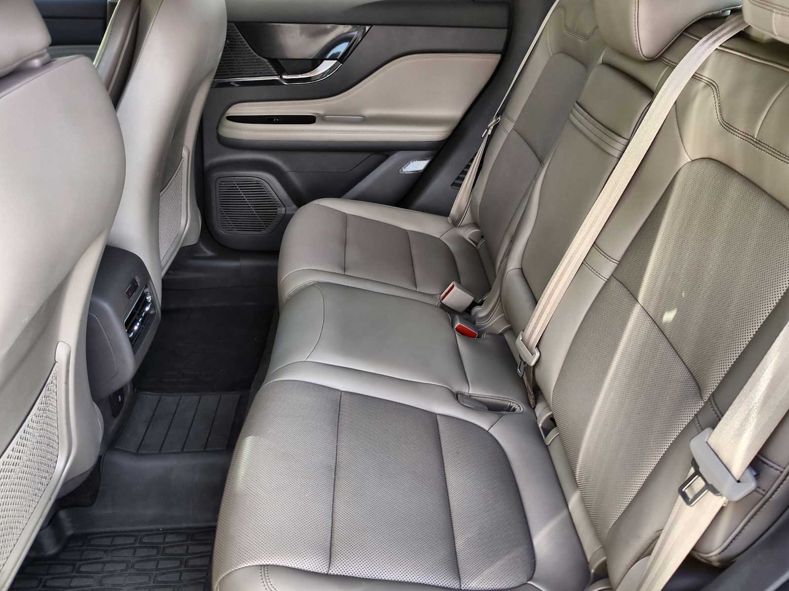 Thumbnail: 2022 Lincoln Corsair - 19