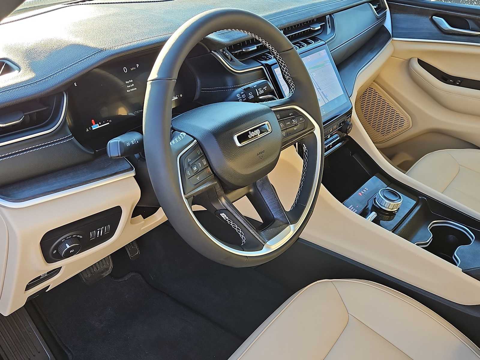 Thumbnail: 2025 Jeep Grand Cherokee - 10