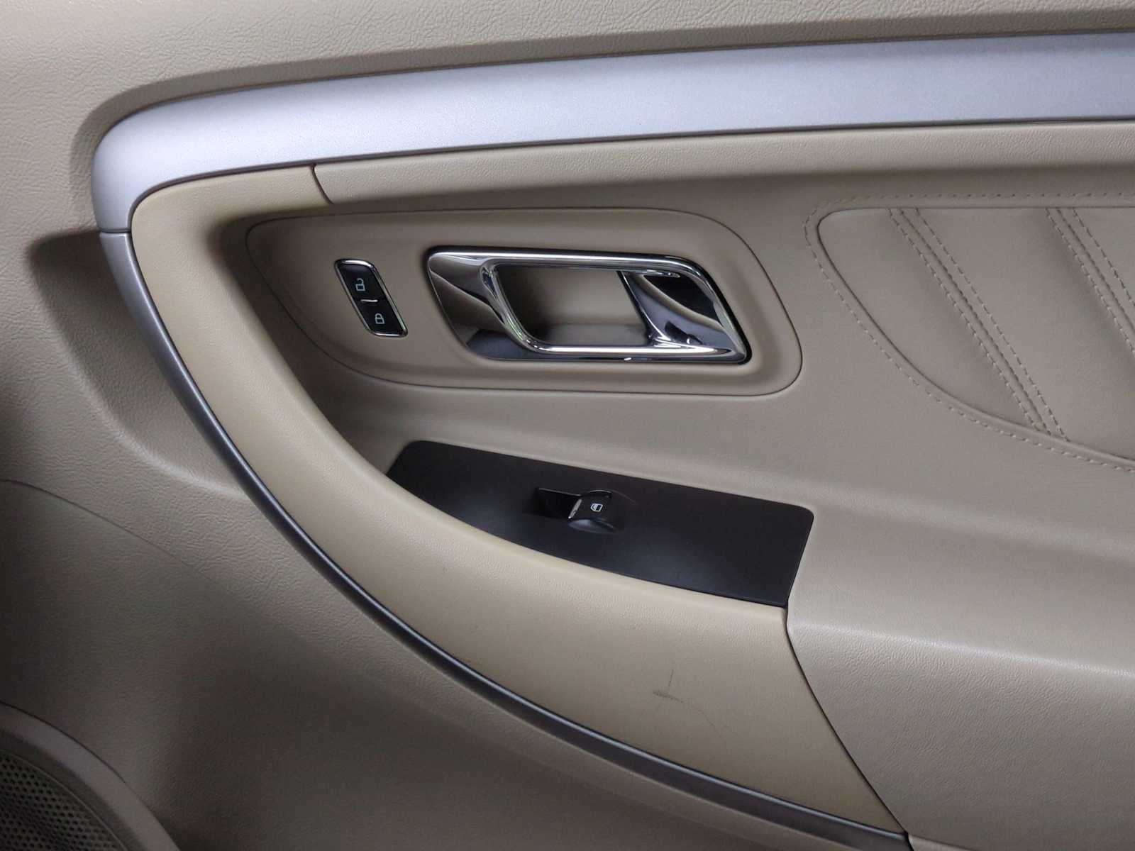 Thumbnail: 2017 Ford Taurus - 36