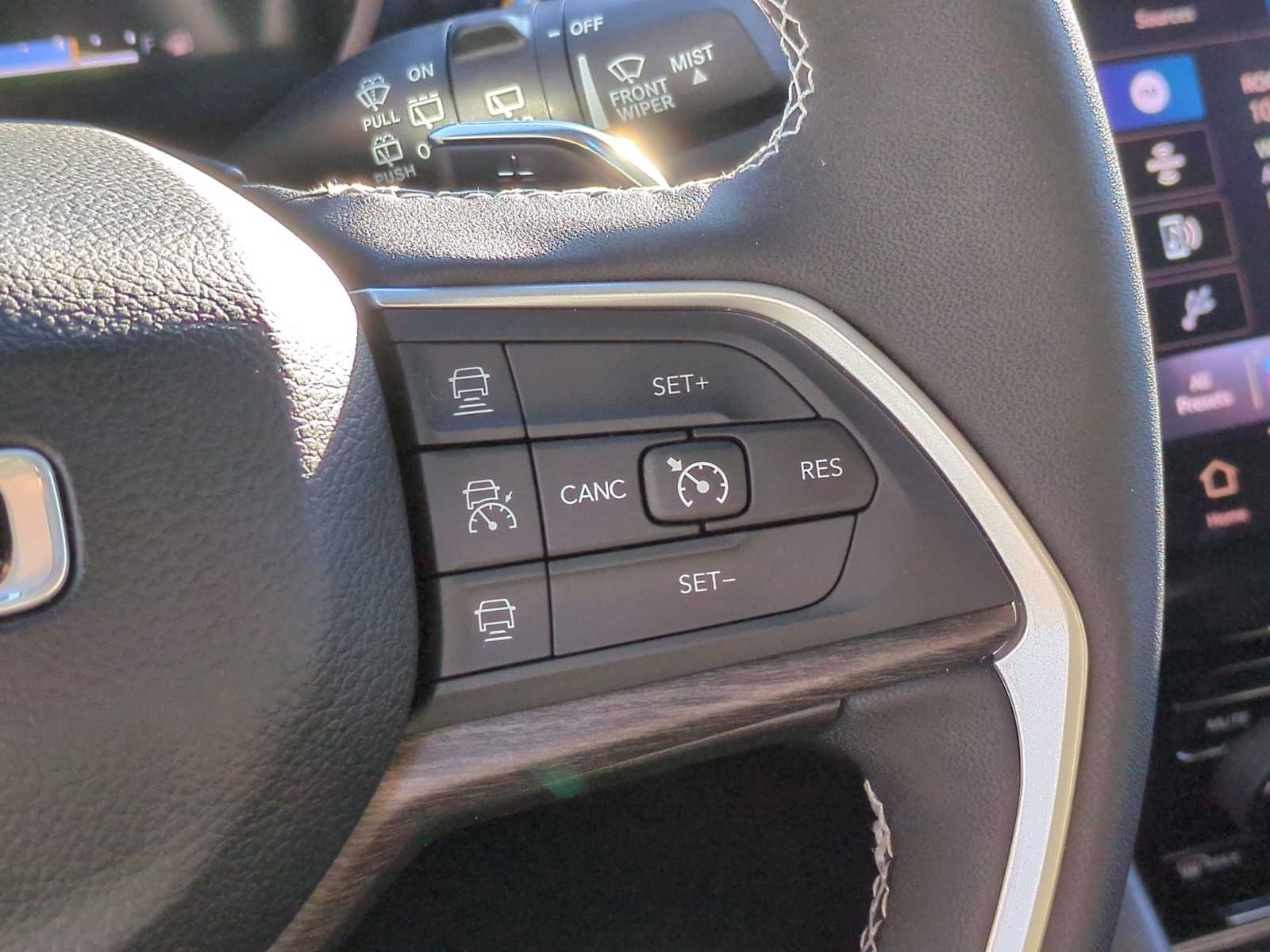 Thumbnail: 2024 Jeep Grand Cherokee - 27