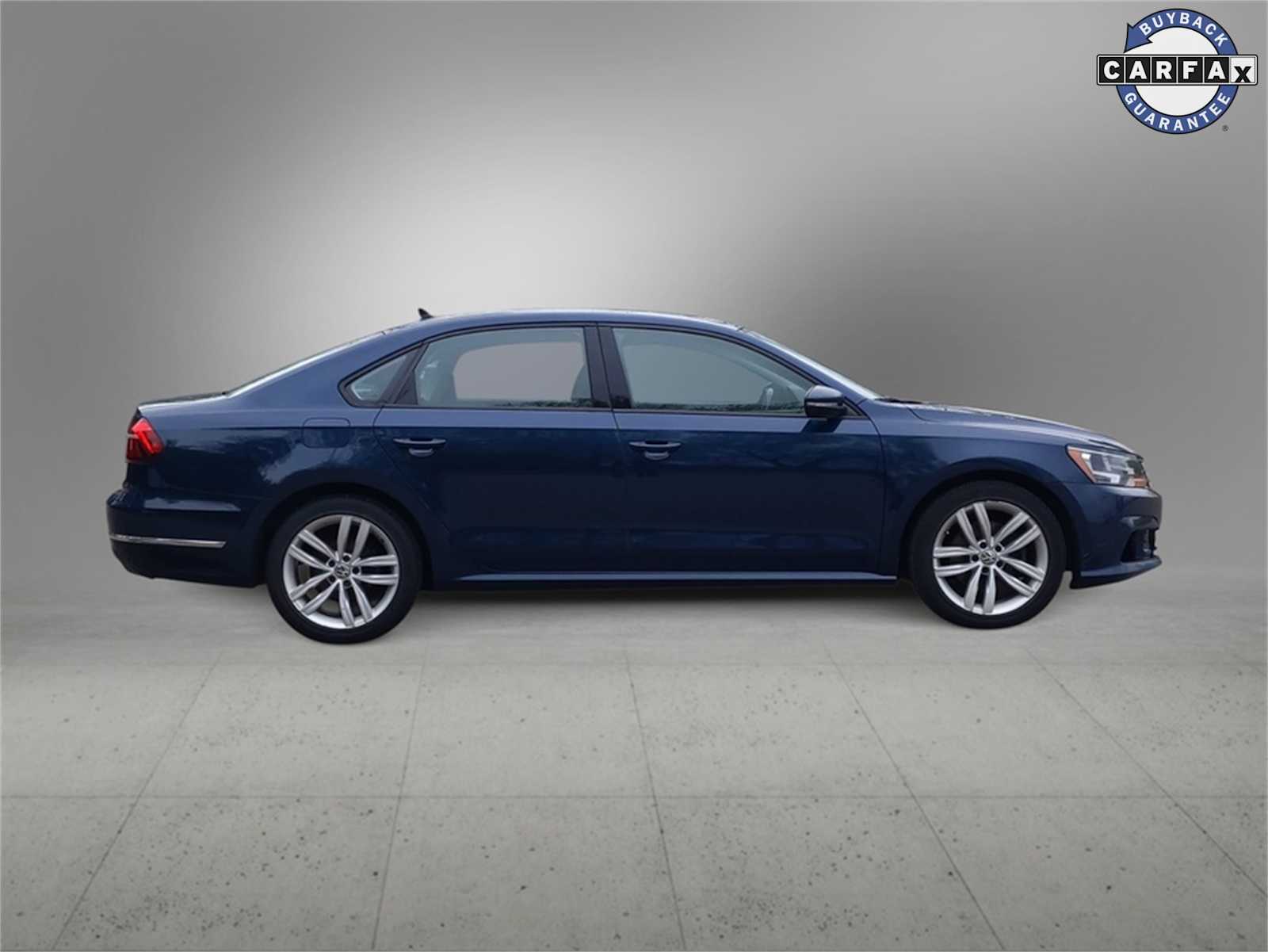 Thumbnail: 2019 Volkswagen Passat - 9