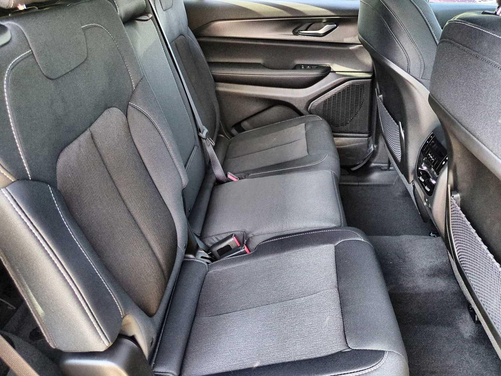 Thumbnail: 2025 Jeep Grand Cherokee L - 21