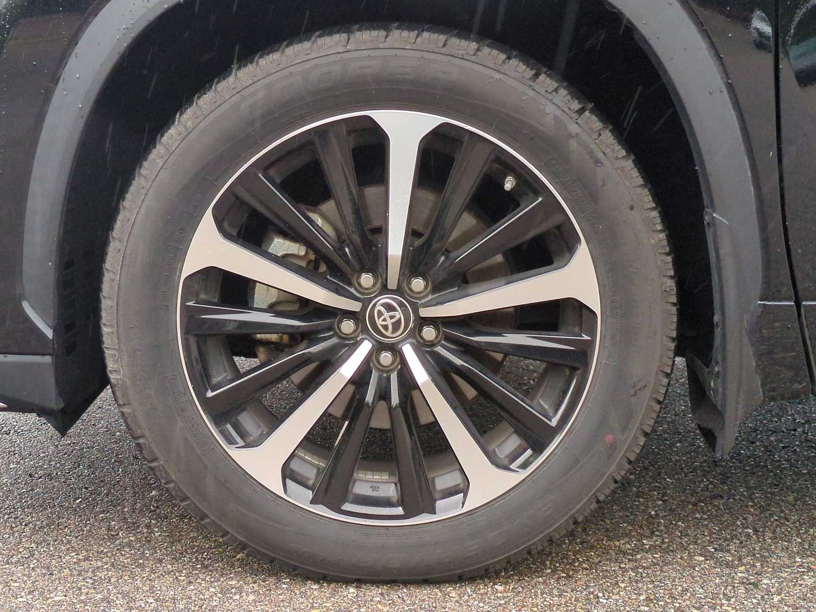 Thumbnail: 2021 Toyota Highlander - 14