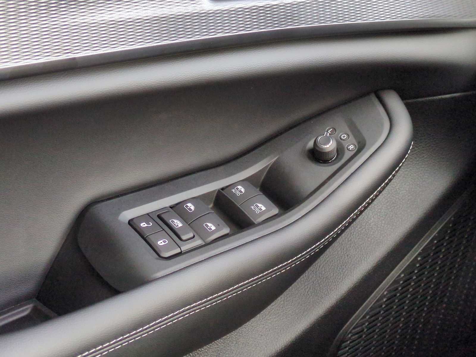 Thumbnail: 2025 Jeep Grand Cherokee - 35