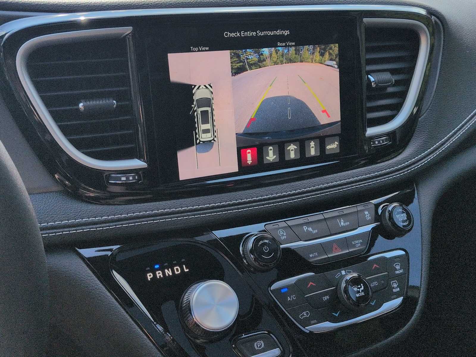 Thumbnail: 2026 Chrysler Pacifica - 31