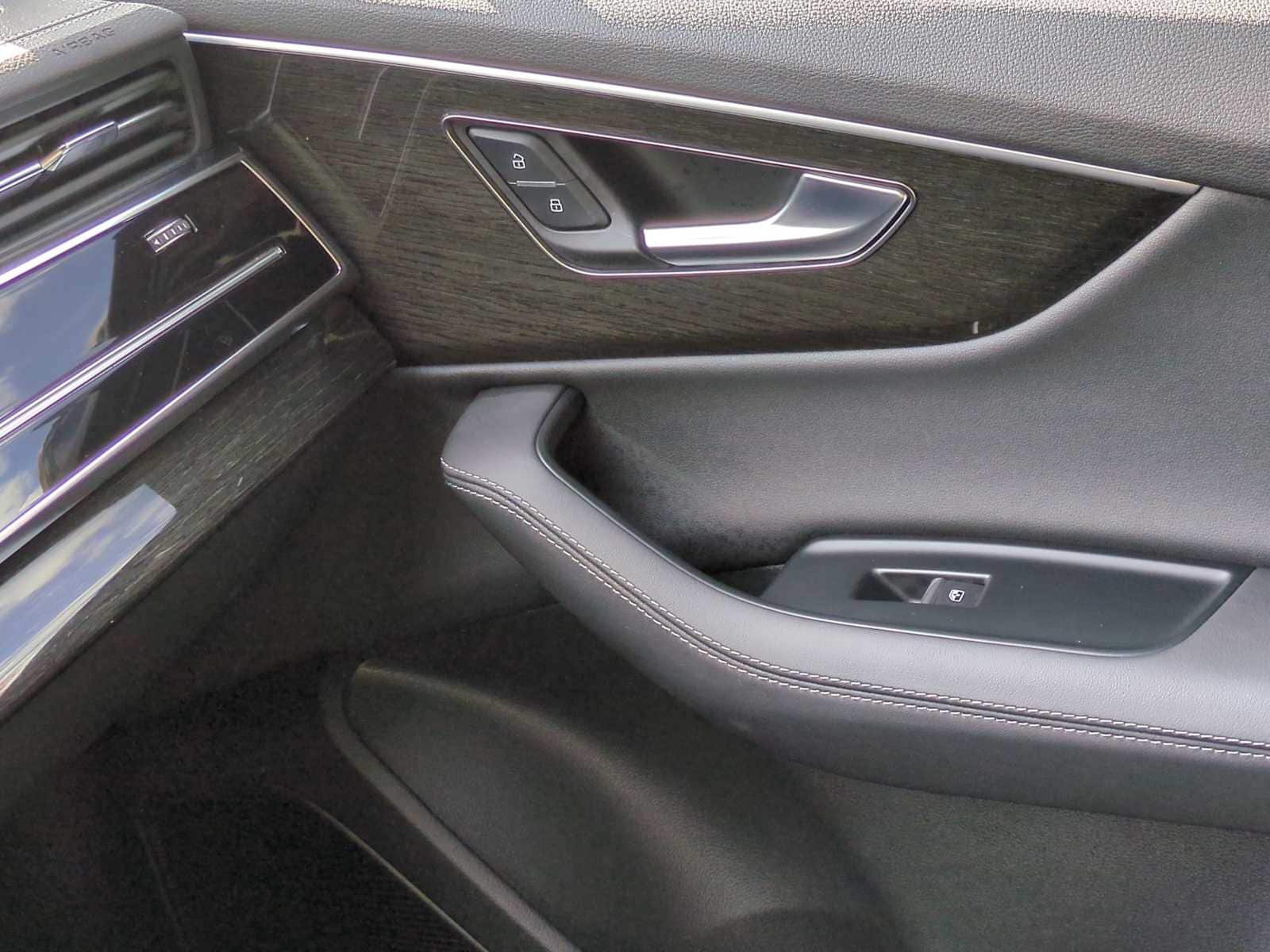 Thumbnail: 2025 Audi Q7 - 33