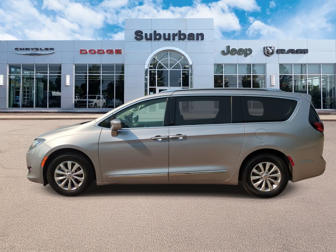 Thumbnail: 2019 Chrysler Pacifica - 5